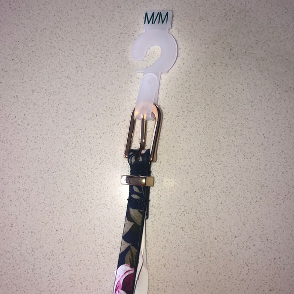 NWOT Floral Thin Belt 40” - Picture 3 of 3